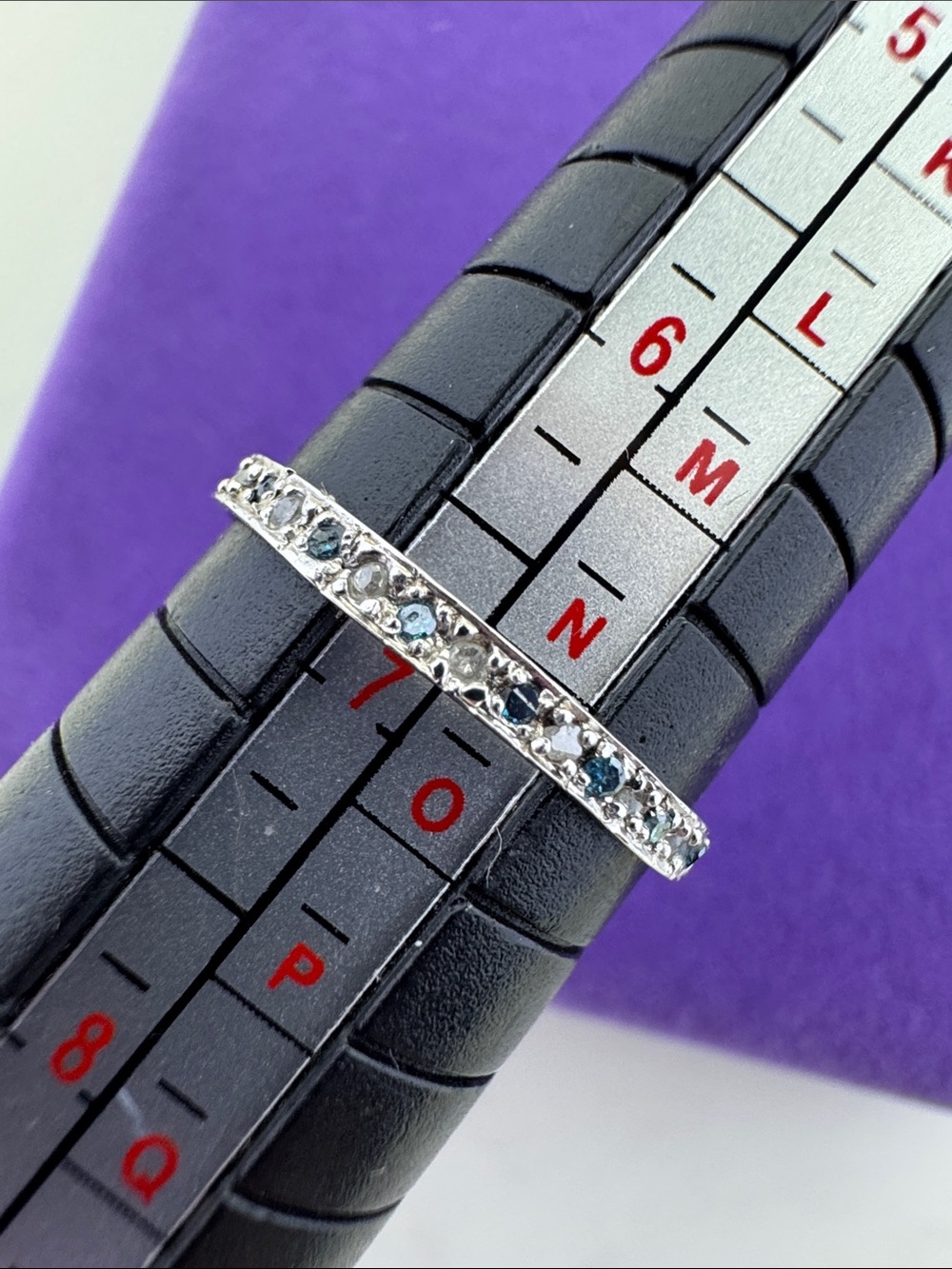 💛 Vintage 10k White Gold Blue & White Pavé Diamond Eternity Ring | Stackable - Picture 9 of 10